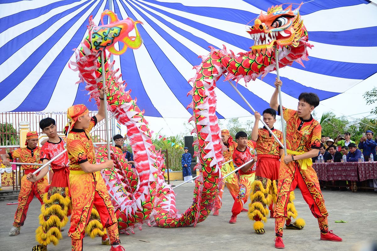 Lễ hội Cầu bông của người Kinh tại thị trấn Đức Phong